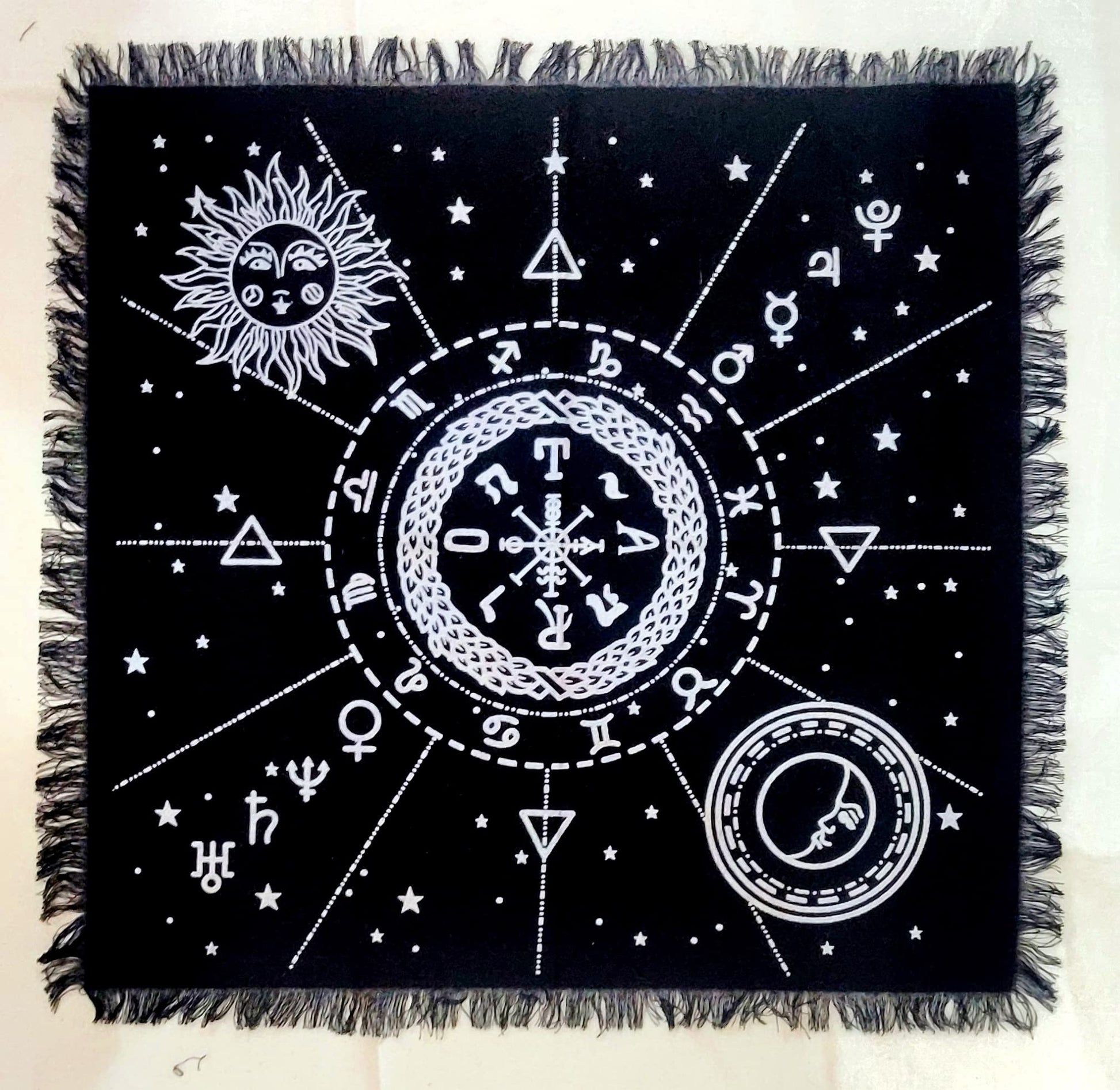 INDACORIFY Altar Tablecloth with Fringe Old Tarot Witchcraft Spread Tablecloth Meditation Spiritual Holy Cloth 18 x 18 Inches (Golden Snake)