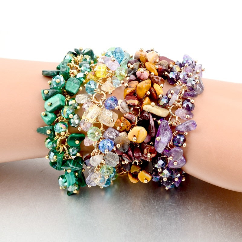 Pulsera con dijes de piedras naturales