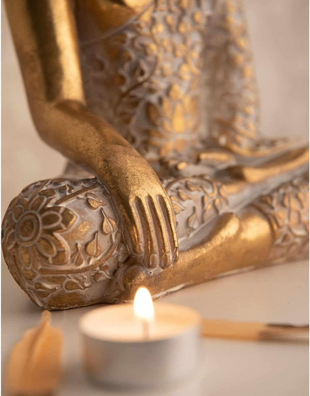 dszapaci Buddha Statue Gold 30cm Dekofigur sitzend mit weißem Muster Buddha Deko Figur klein