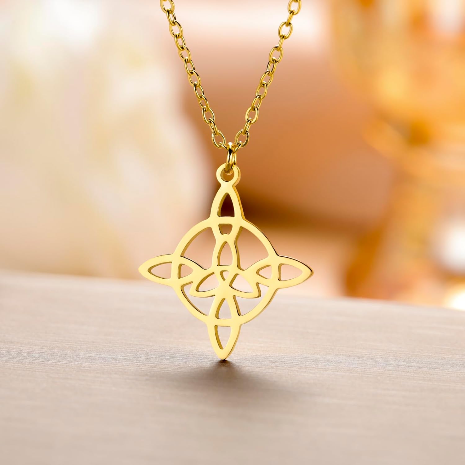 kkjoy Hexenknoten Halskette Edelstahl Keltischer Dreiecksknoten Wiccan Symbol Anhänger Halskette Magischer Knoten Hexerei Amulett für Frauen Charmante Damen