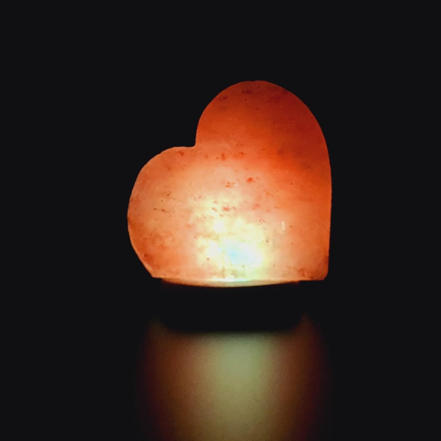 Heimtex Himalaya USB Farbwechsel-LED-Salzkristall-Lampe - Herzförmige Salzlampe aus dem Salz-Sortiment - Salzsteinlampe mit Sockel und Glühbirne aus reinem Salzstein