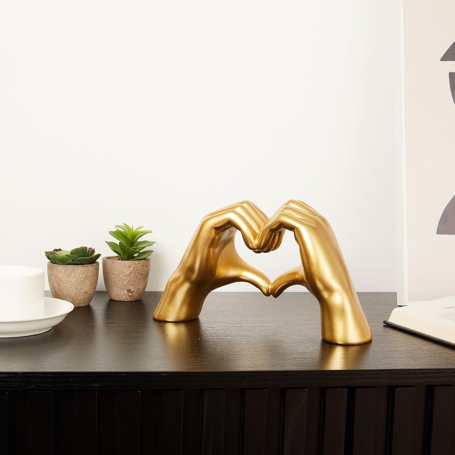 maozyiltle Gold Heart Hand Statue, Gesture Decoration, Finger Sculpture for Wedding Decoration, Home Decor, Small Ornament on Coffee Table, Office and Bedroom (Gold)
