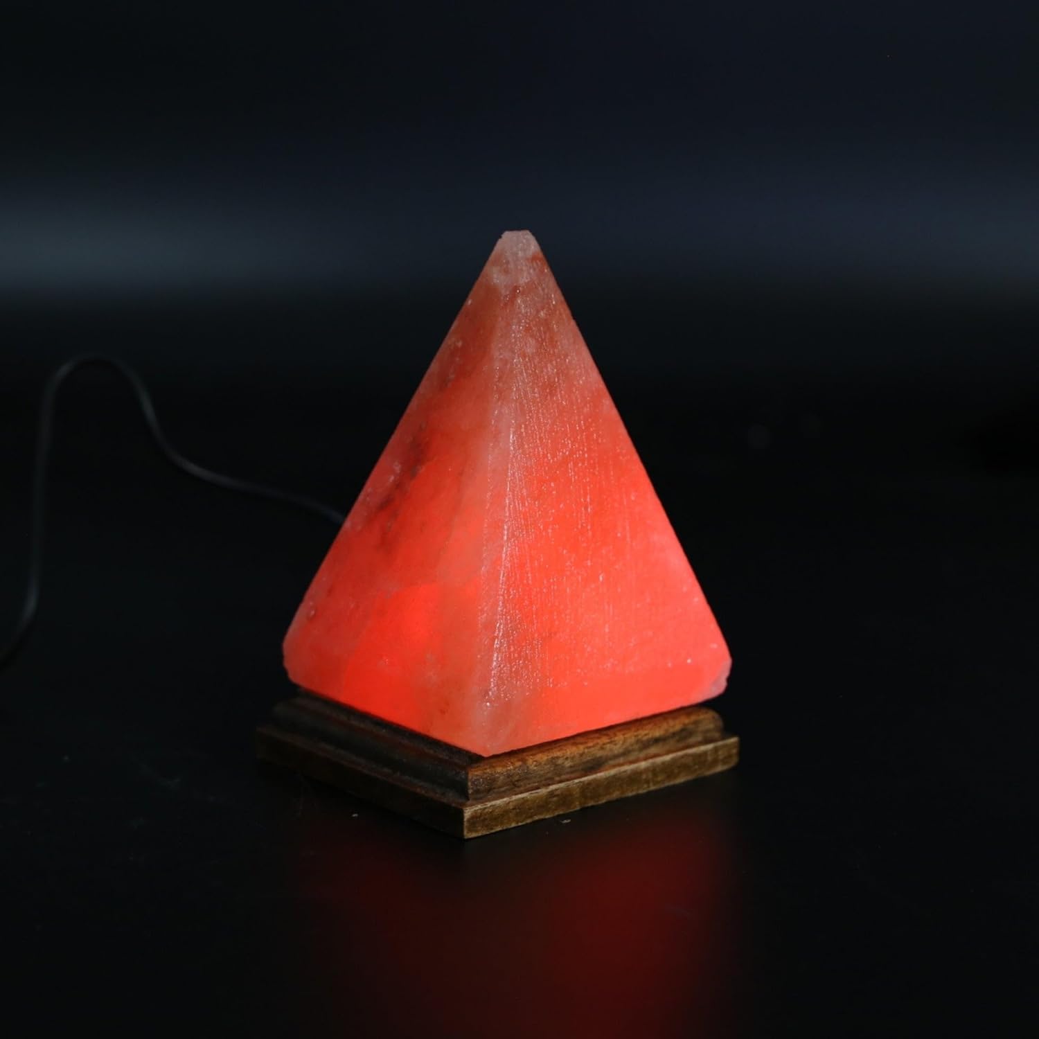 Heimtex Himalaya USB Farbwechsel-Salzkristall Lampe - Pyramide Salzlampe aus dem Salz Sortiment - salzsteinlampe mit Sockel & Leuchtmittel aus reinem Salzstein
