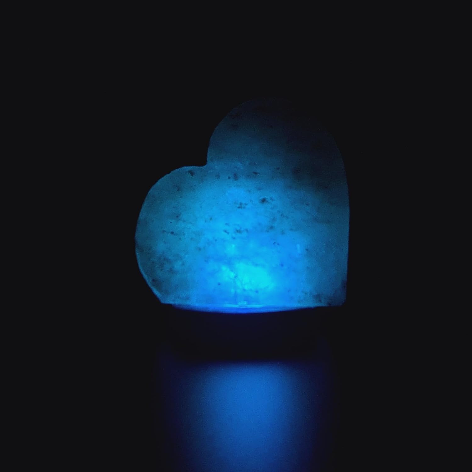 Heimtex Himalaya USB Farbwechsel-LED-Salzkristall-Lampe - Herzförmige Salzlampe aus dem Salz-Sortiment - Salzsteinlampe mit Sockel und Glühbirne aus reinem Salzstein