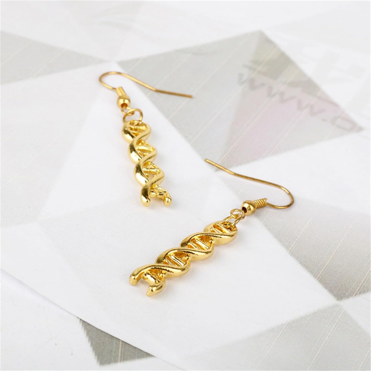 DNA Double Helix Chemistry Pendant Necklace Gold Silver Plated Unique Elegant 3D Spiral Science Biology Molecule Medical Lab Lightweight Chain Necklace for Women Science Lovers Jewelry Gifts