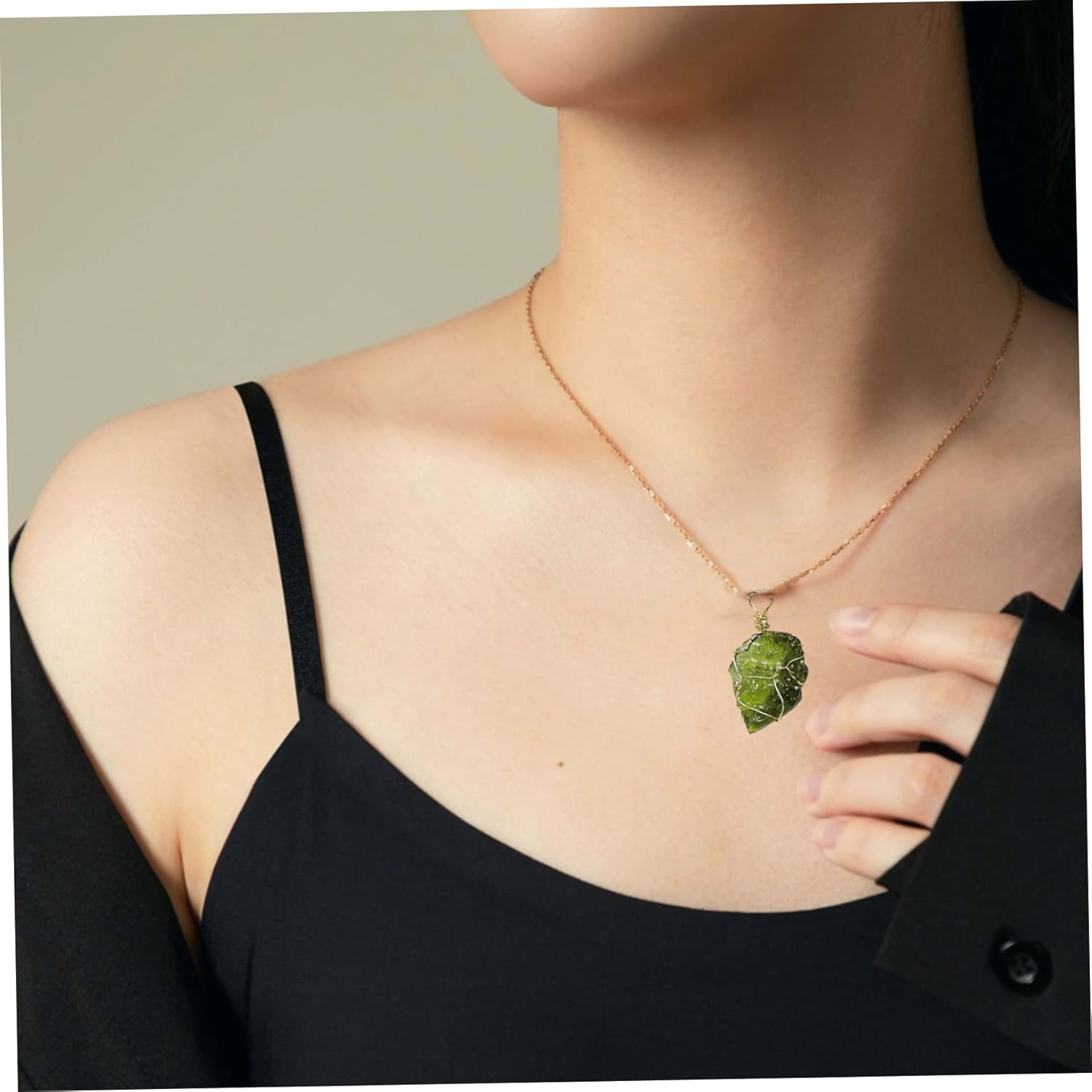 Genuine Moldavite Crystal, 3 Pieces Moldavite Crystal 1-3g Green Czech Meteorite Artificial Irregular Stone Pendant for Jewelry Making Accessories, Stone Style Random