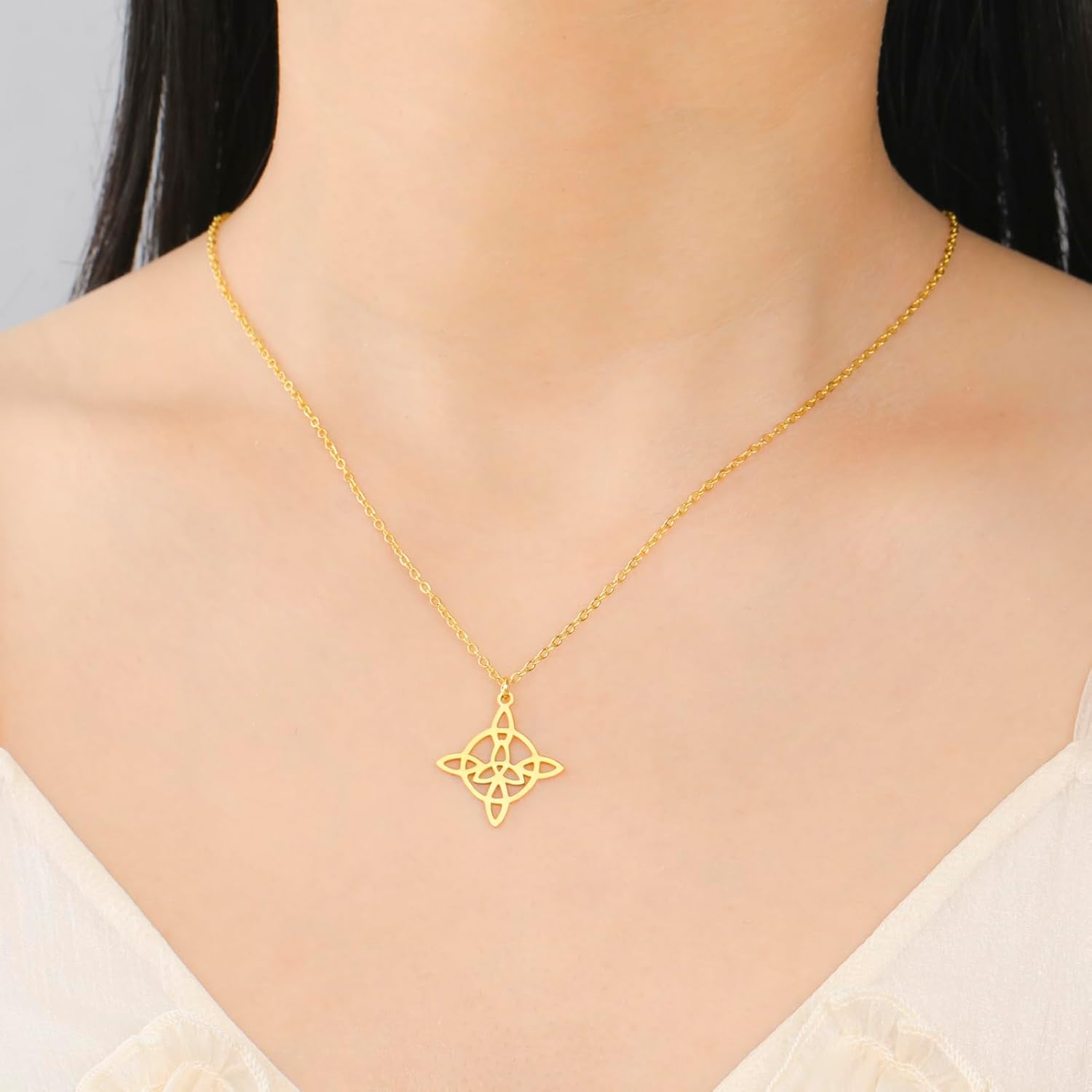 kkjoy Hexenknoten Halskette Edelstahl Keltischer Dreiecksknoten Wiccan Symbol Anhänger Halskette Magischer Knoten Hexerei Amulett für Frauen Charmante Damen