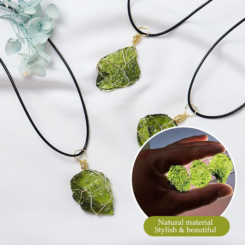 Genuine Moldavite Crystal, 3 Pieces Moldavite Crystal 1-3g Green Czech Meteorite Artificial Irregular Stone Pendant for Jewelry Making Accessories, Stone Style Random