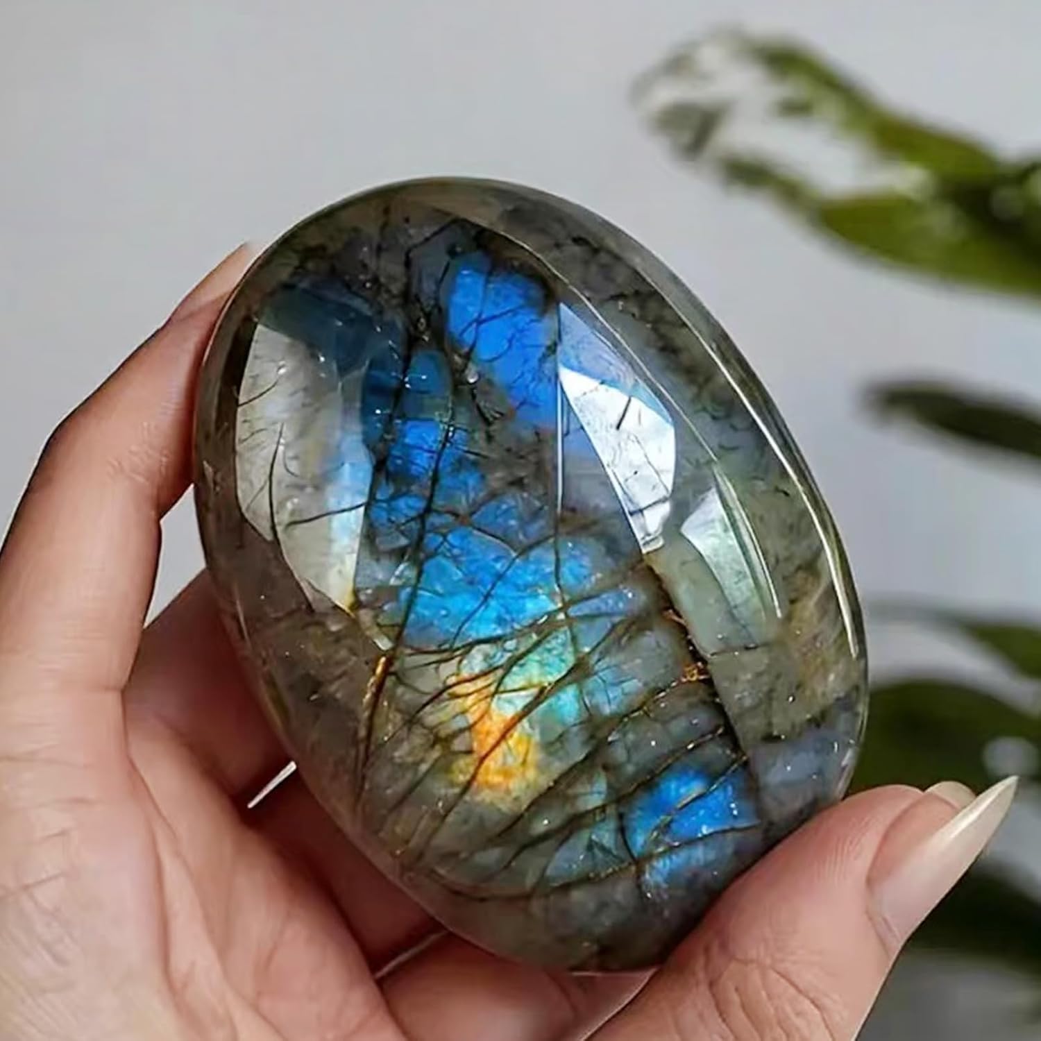 Labradorite Tumbled Stones 6 cm, Large Moonstone Gemstones, Natural Worry Stones, Polished Worry Stone for Meditation Decoration, Yoga, Chakra, Reiki Balancing, Energy Stone