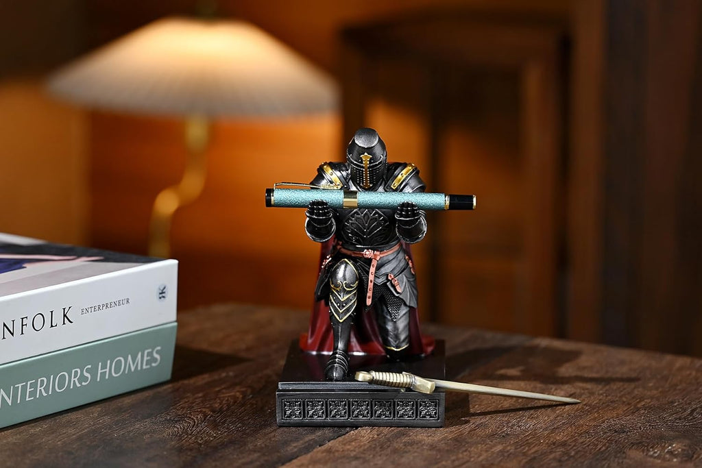 Mittelalterlicher Templer-Vorhut Offizier Ritter Stifthalter Stifthalter Schreibtisch-Organizer und Zubehör, Harz-Handy-Ständer als Geschenk für Büro und Zuhause, Schreibtisch-Organizer