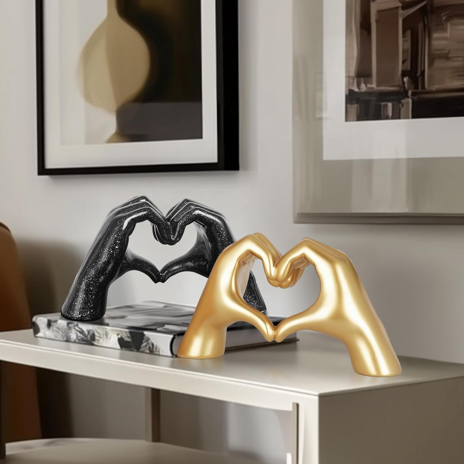 maozyiltle Gold Heart Hand Statue, Gesture Decoration, Finger Sculpture for Wedding Decoration, Home Decor, Small Ornament on Coffee Table, Office and Bedroom (Gold)