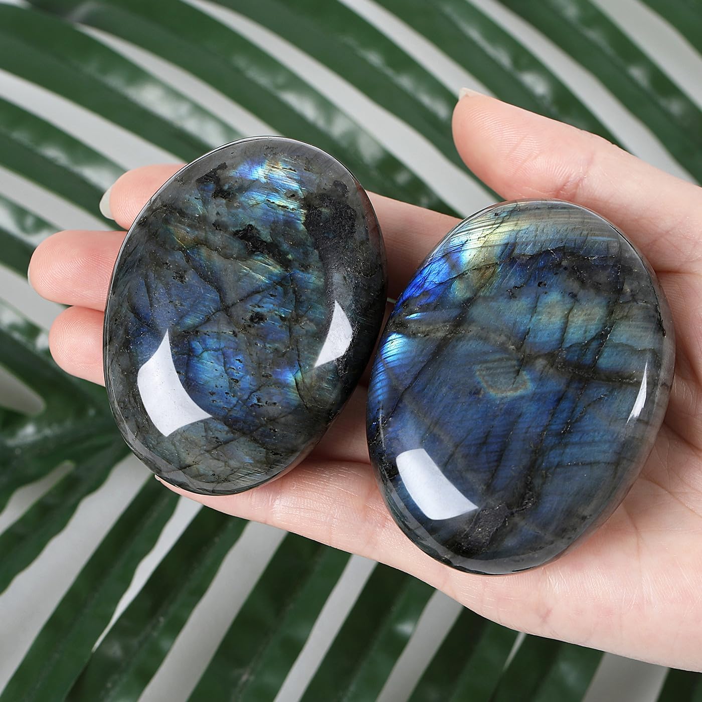 XIANNVXI 2.4 Inch Large Crystals Moonstone Gemstones Worry Stones Natural Labradorite Polished Oval Palm Bag Stone Healing Crystal Energy Stone Spiritual Gifts 1 Piece