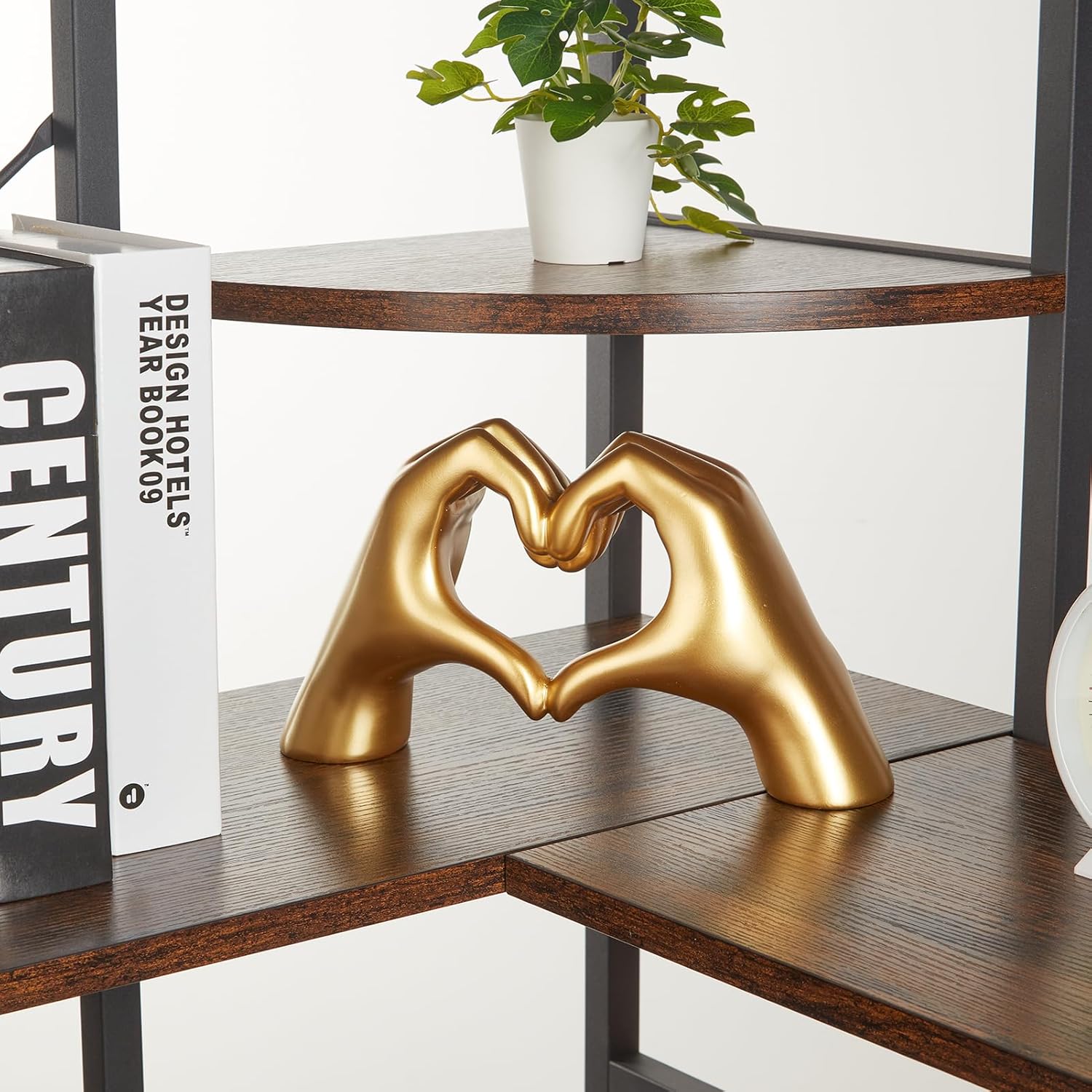maozyiltle Gold Heart Hand Statue, Gesture Decoration, Finger Sculpture for Wedding Decoration, Home Decor, Small Ornament on Coffee Table, Office and Bedroom (Gold)