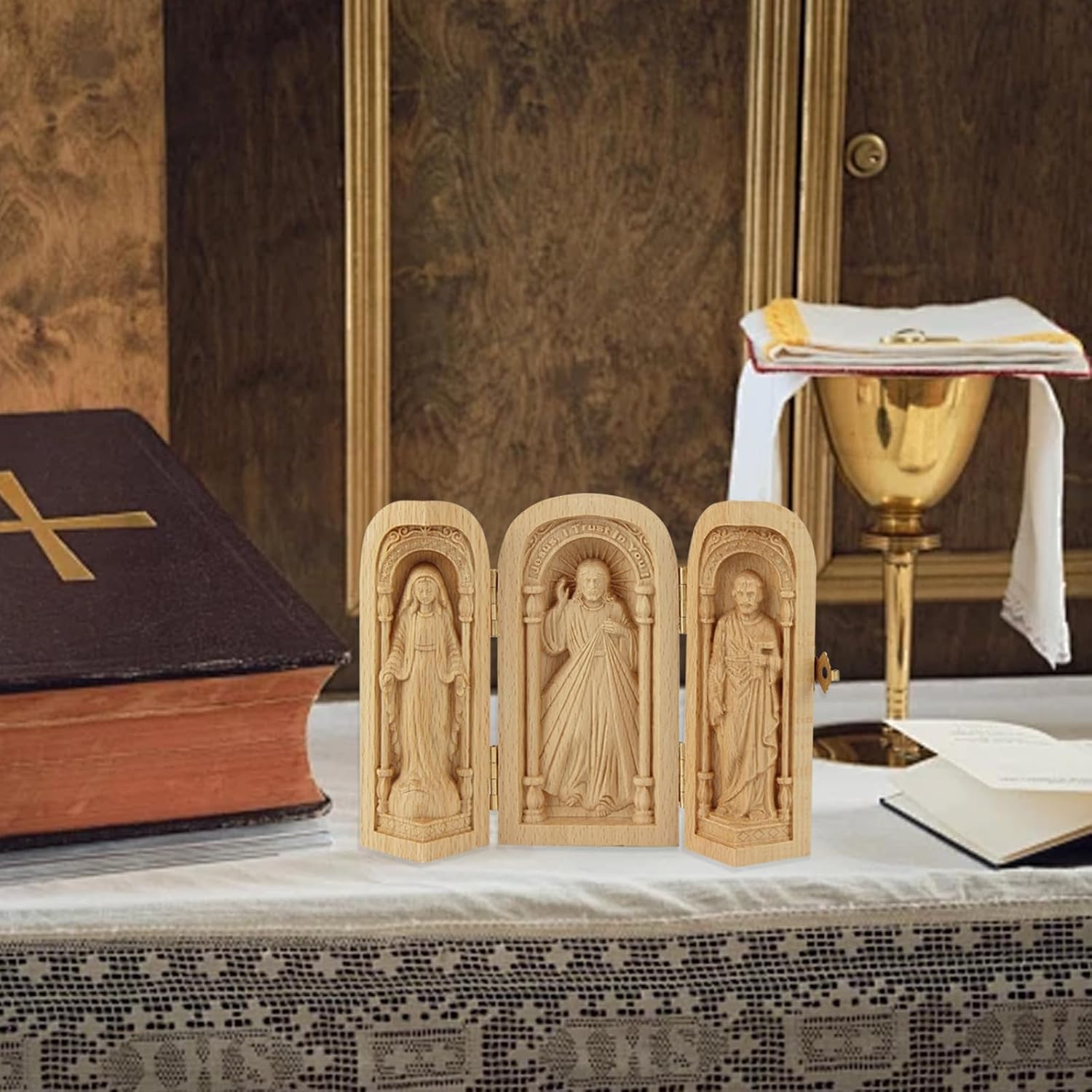 Small Travel Altar Wooden Portable Church Jesus Mother of God and Joseph Triptych Statue Religious Gifts