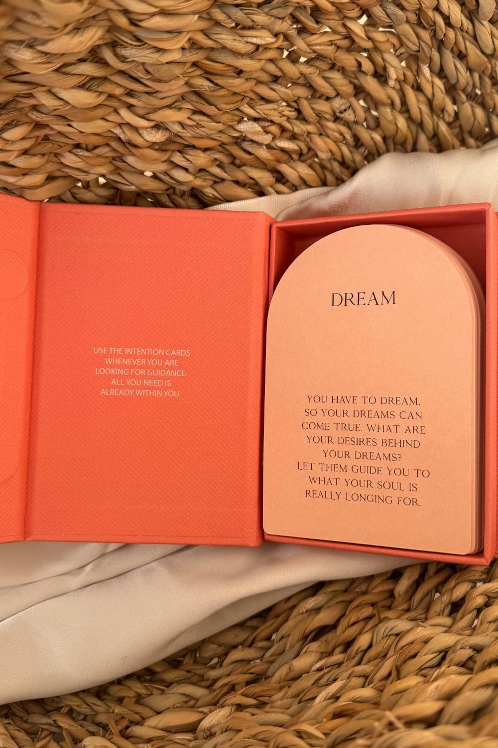 40 Intention & Orakelkarten Affirmationskarten in hochwertiger Leinenbox Achtsamkeit & Selbstreflexion