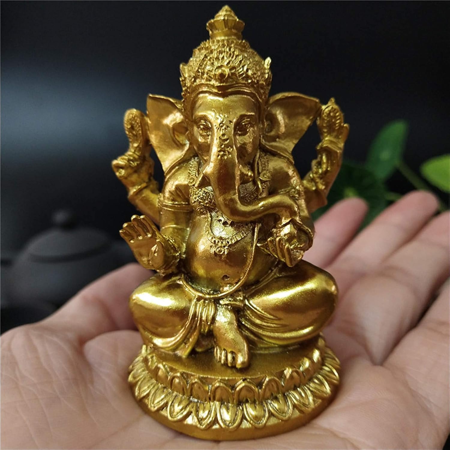 YODOOLTLY Gold Lord Ganesha Statues Hindu Elephant God Statue Resin Sculpture Indian Ganesh Figurine Handmade Gift Decoration Ornaments for Home Garden Car