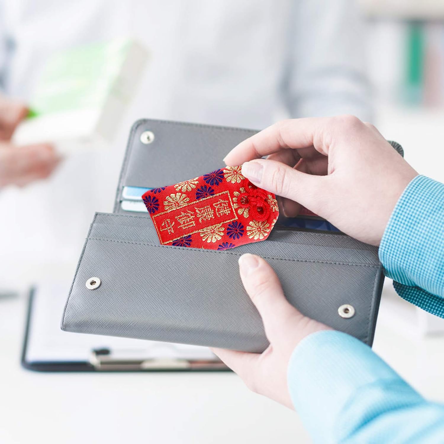 Wakauto Omamori Charm Japanese Shrine Lucky Amulet Blessing Bag for Good Health (Red)