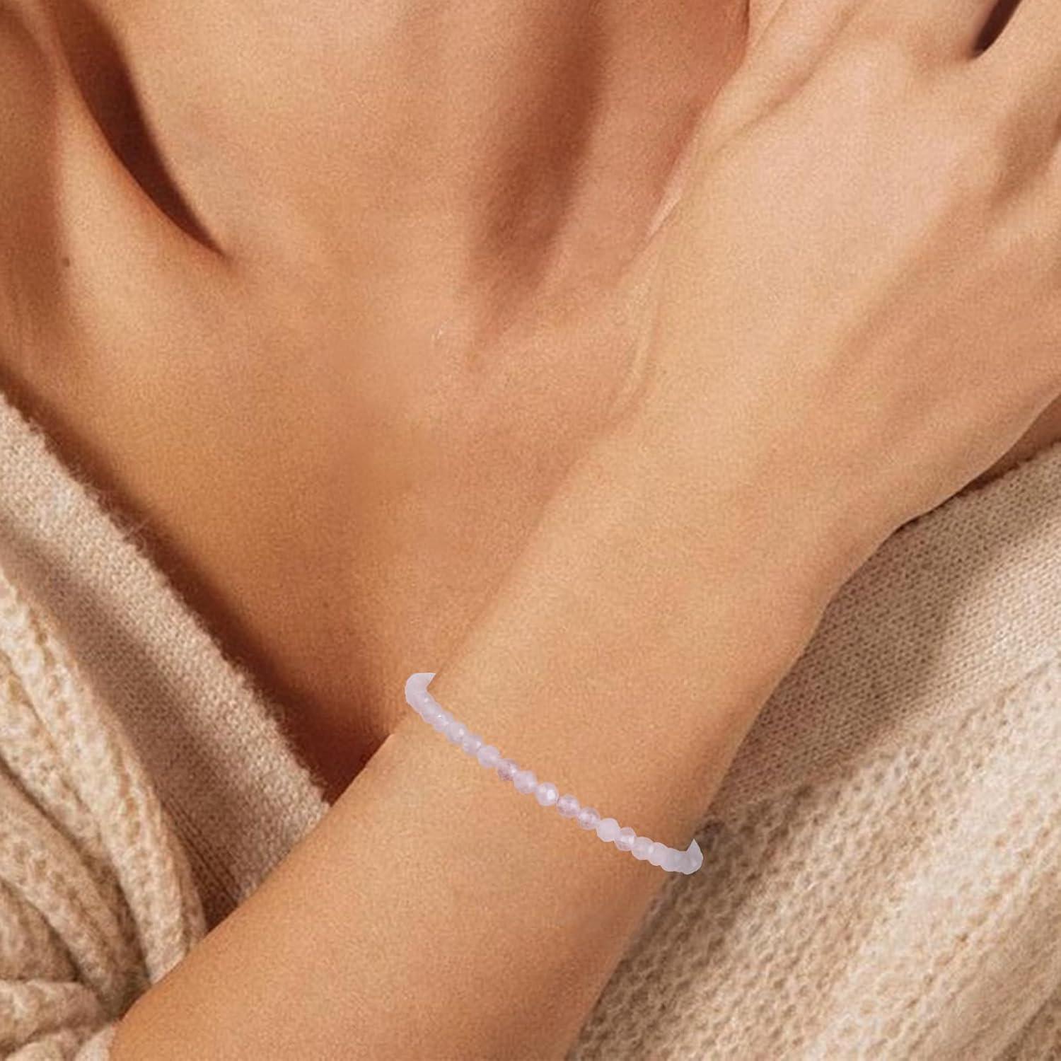 RUBY Perlenarmband Damen - Hochwertiges 4mm Edelstein Armband aus Facettierten Echten Natursteinen - Inklusive Geschenkbox Geschenk für Sie