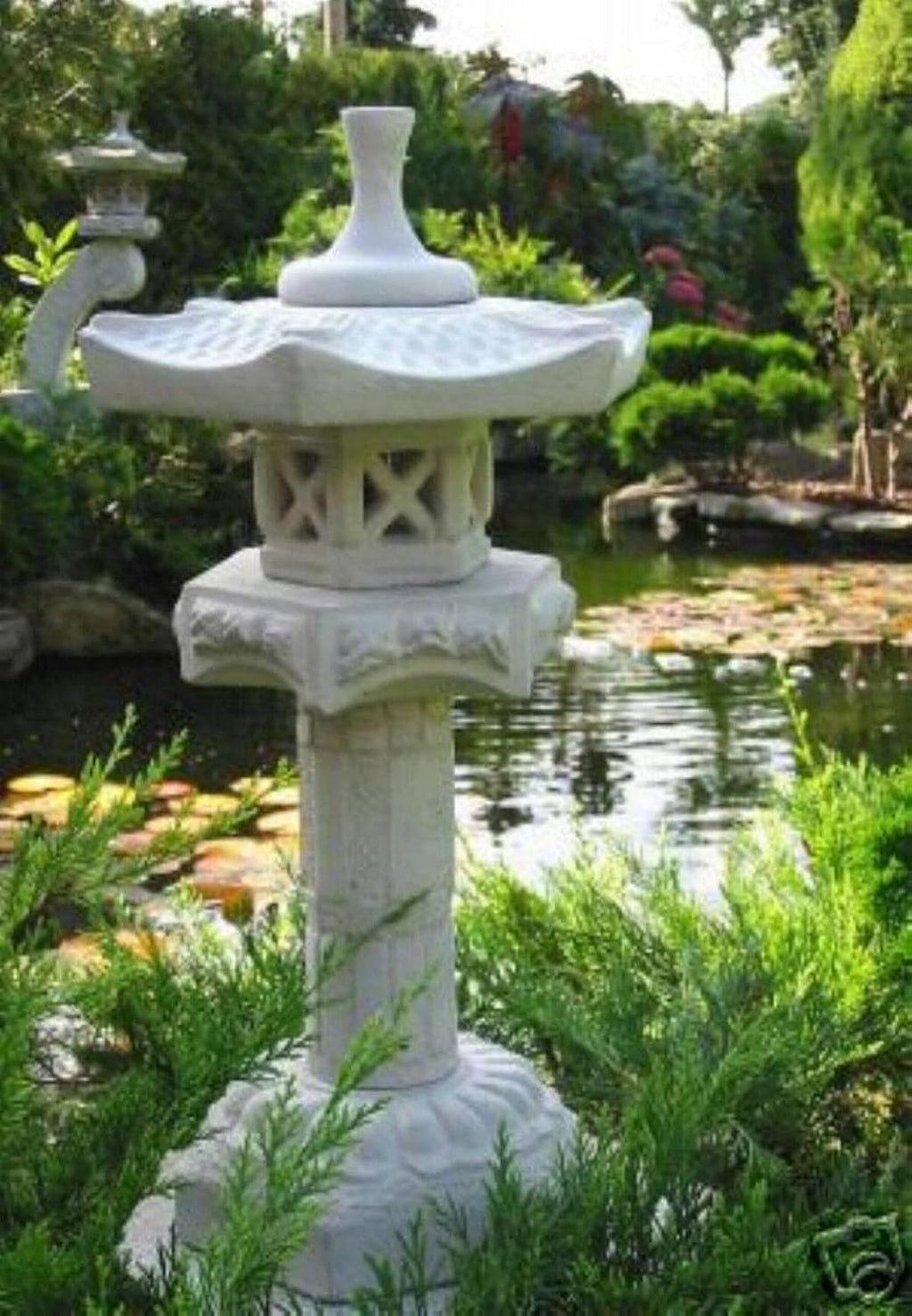 Japanische Steinlaterne Yukimi auf Säule S, Zement, Weiss