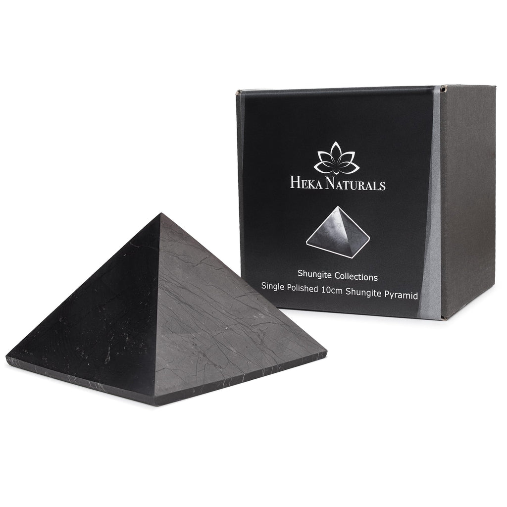 Heka Naturals Polierte Shungit Pyramide Kristall | 5 cm - Schwarze Mineralsteine für Dekoration & Meditation - Wohnzimmerkristalle - Natürliche Barriere & Reiniger - Fullerene