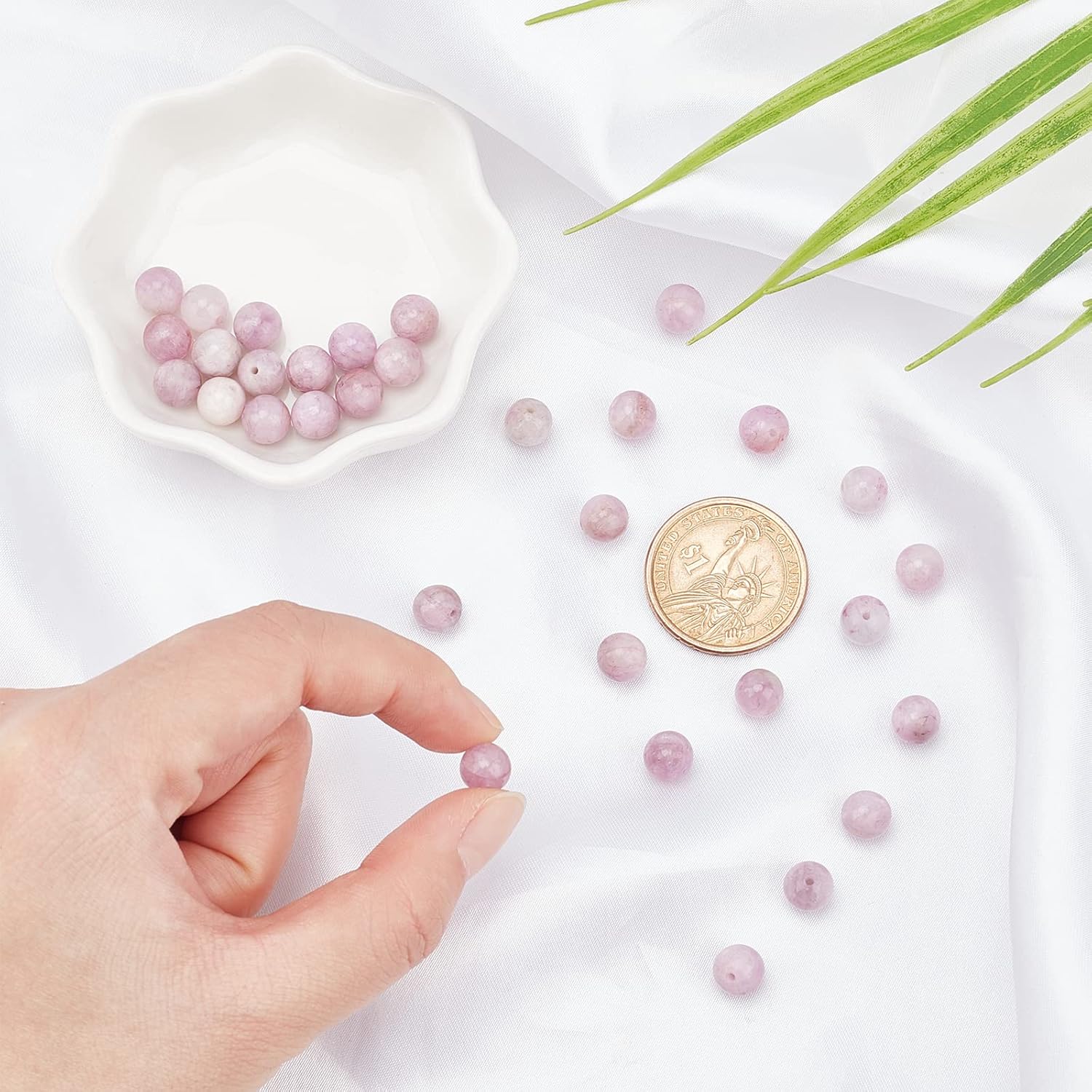 NBEADS Gemstone Beads Kunzite Beads Grade AB Round Natural Beads for Jewellery Making 1 Strand of 49 Pieces 8 mm