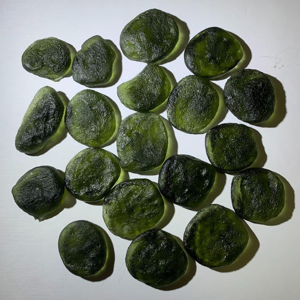 1PC Really Natural Moldavite Rough Stone Czech Meteorite for Collectors Crystal Energy Gemstone Valuable Property(3-5g)