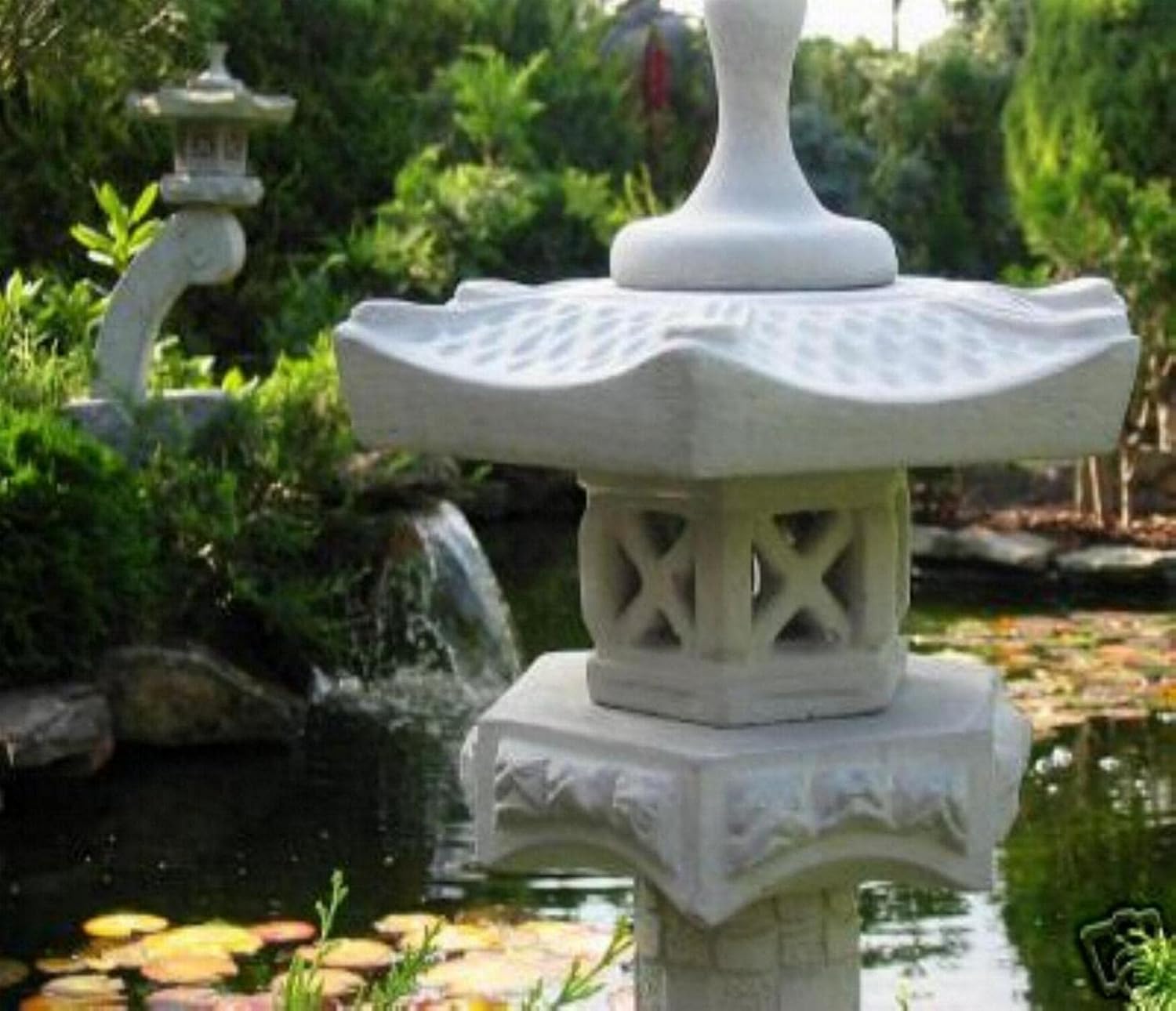 Japanische Steinlaterne Yukimi auf Säule S, Zement, Weiss