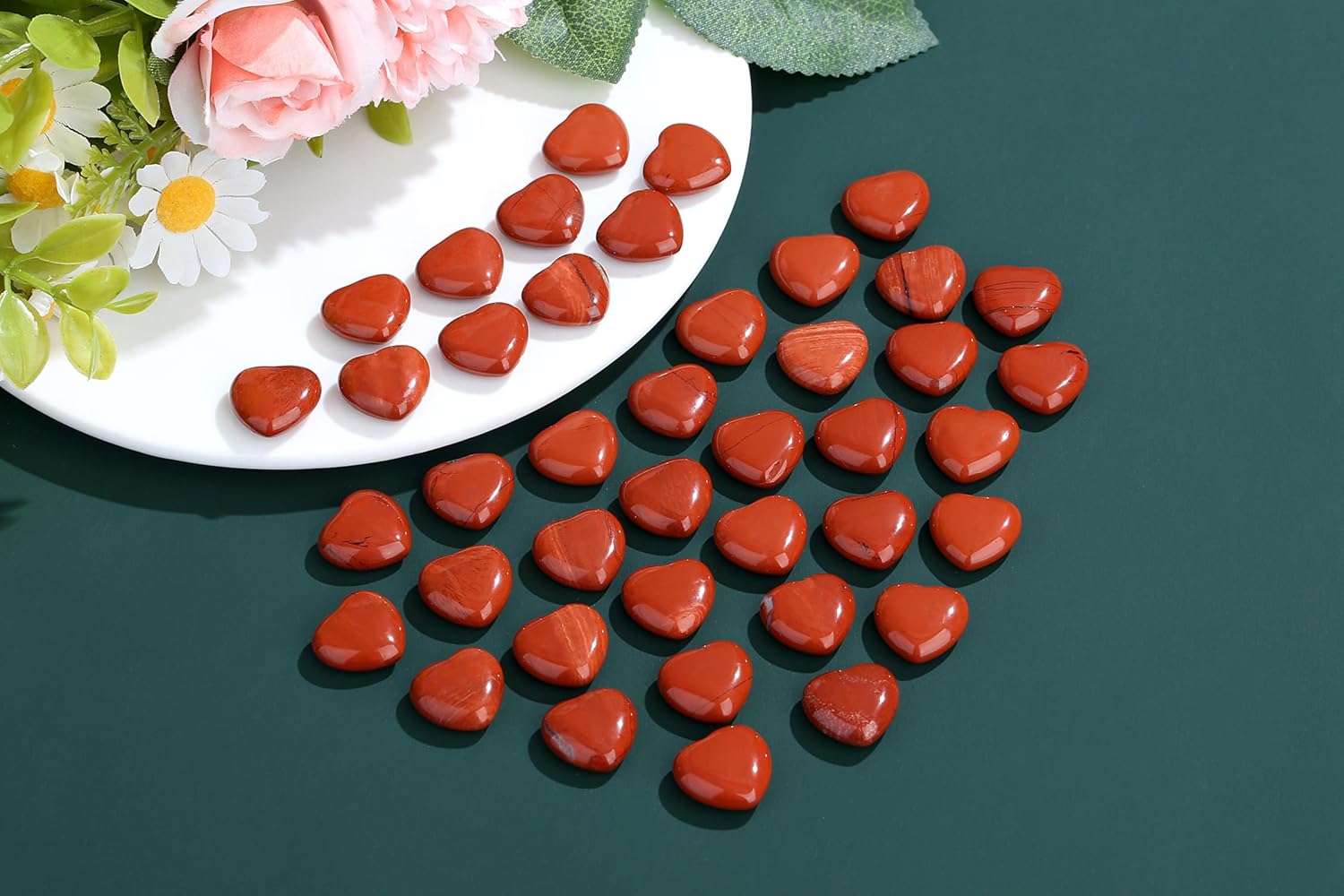 QINJIEJIE Pack of 20 Red Jasper Heart Crystals Valentine's Day Hearts Gift Crystal Anniversary Gift Love Heart Stone Reiki Crystals for Meditation 0.6 Inches