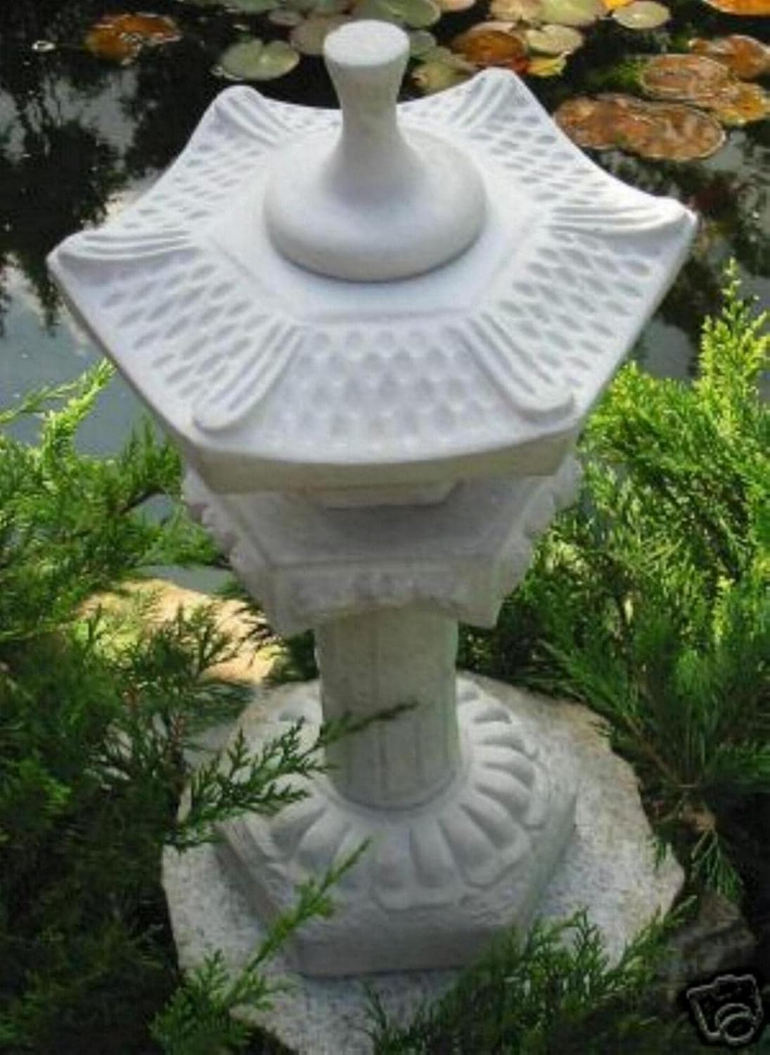 Japanische Steinlaterne Yukimi auf Säule S, Zement, Weiss