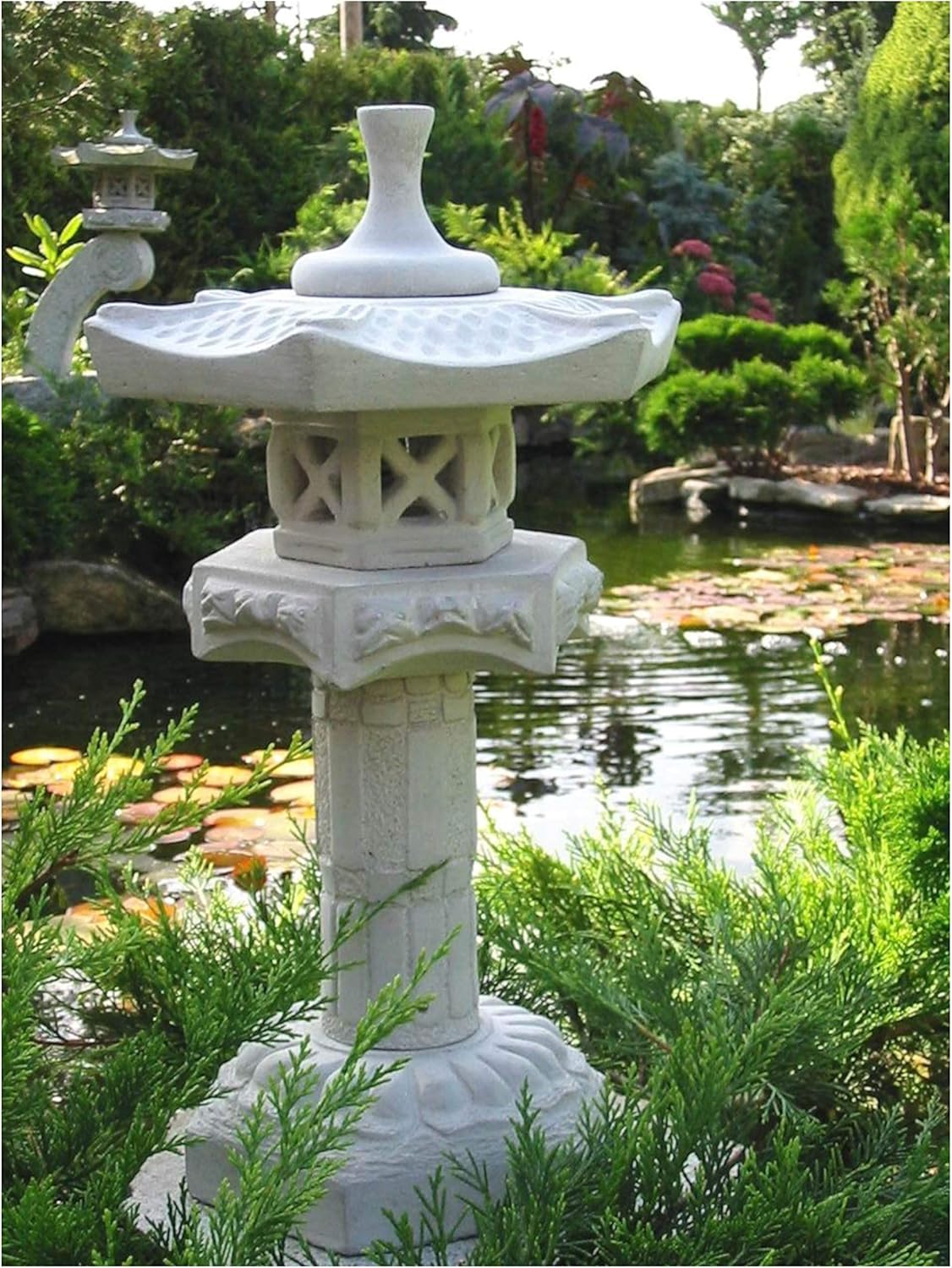 Japanische Steinlaterne Yukimi auf Säule S, Zement, Weiss