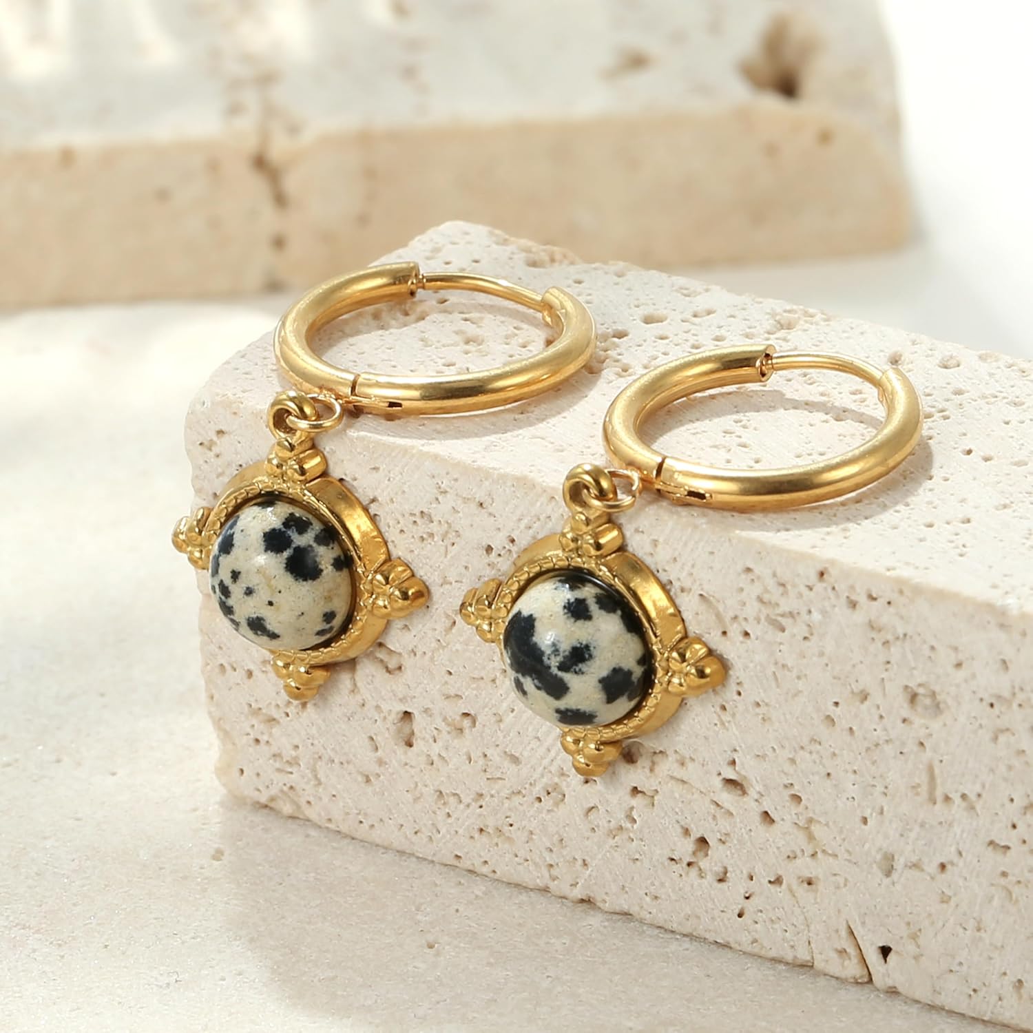 Boho Vintage Ohrringe Gold hängend Damen Creolen mit Naturstein Anhänger Hängeohrringe Klein Elegant