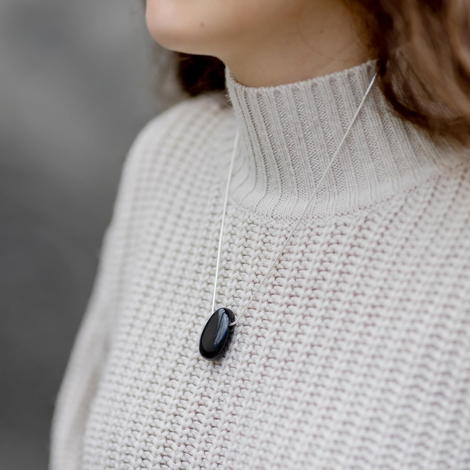 Lebensquelle Plus Black Tourmaline Schörl Drop Pendant Tumbled Stone Drilled with Leather Cord