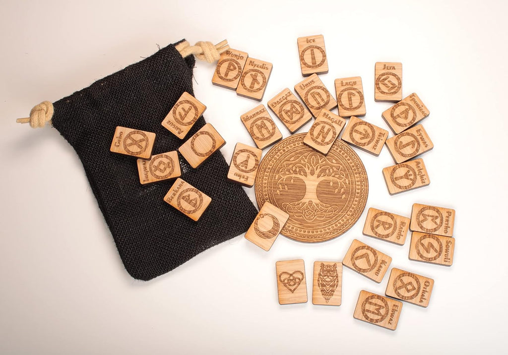 28 Runensteine mit Lebensbaum Runen aus Holz Runenset Eiche