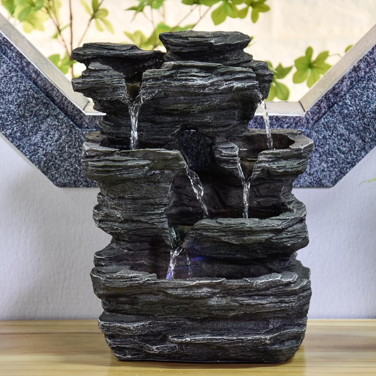 Zen’Light - Zimmerbrunnen Pietra - Steinoptik aus Kunstharz mit Bunten Lichteffekten - Moderne Zen Deko, Meditation & Entspannung - Glücksbringer - H35cm