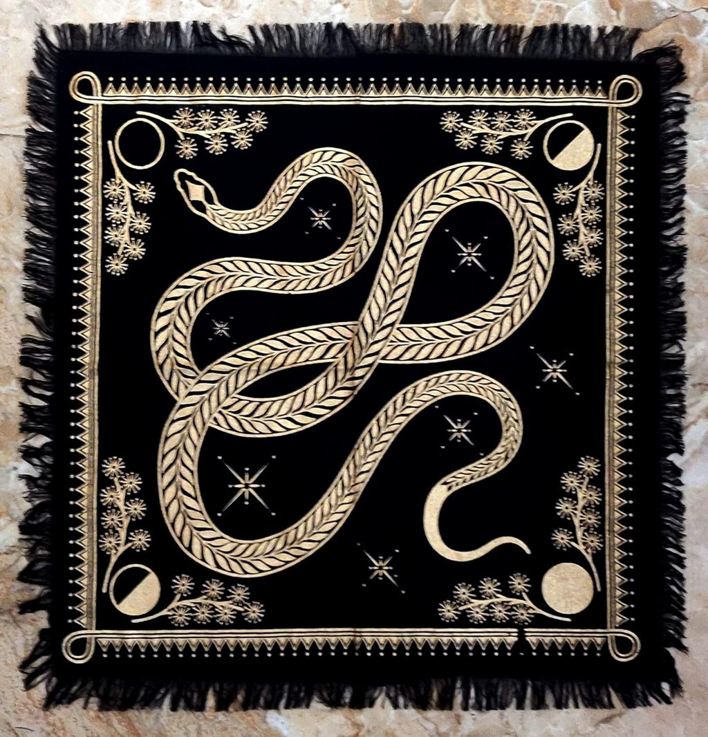 INDACORIFY Altar Tablecloth with Fringe Old Tarot Witchcraft Spread Tablecloth Meditation Spiritual Holy Cloth 18 x 18 Inches (Golden Snake)