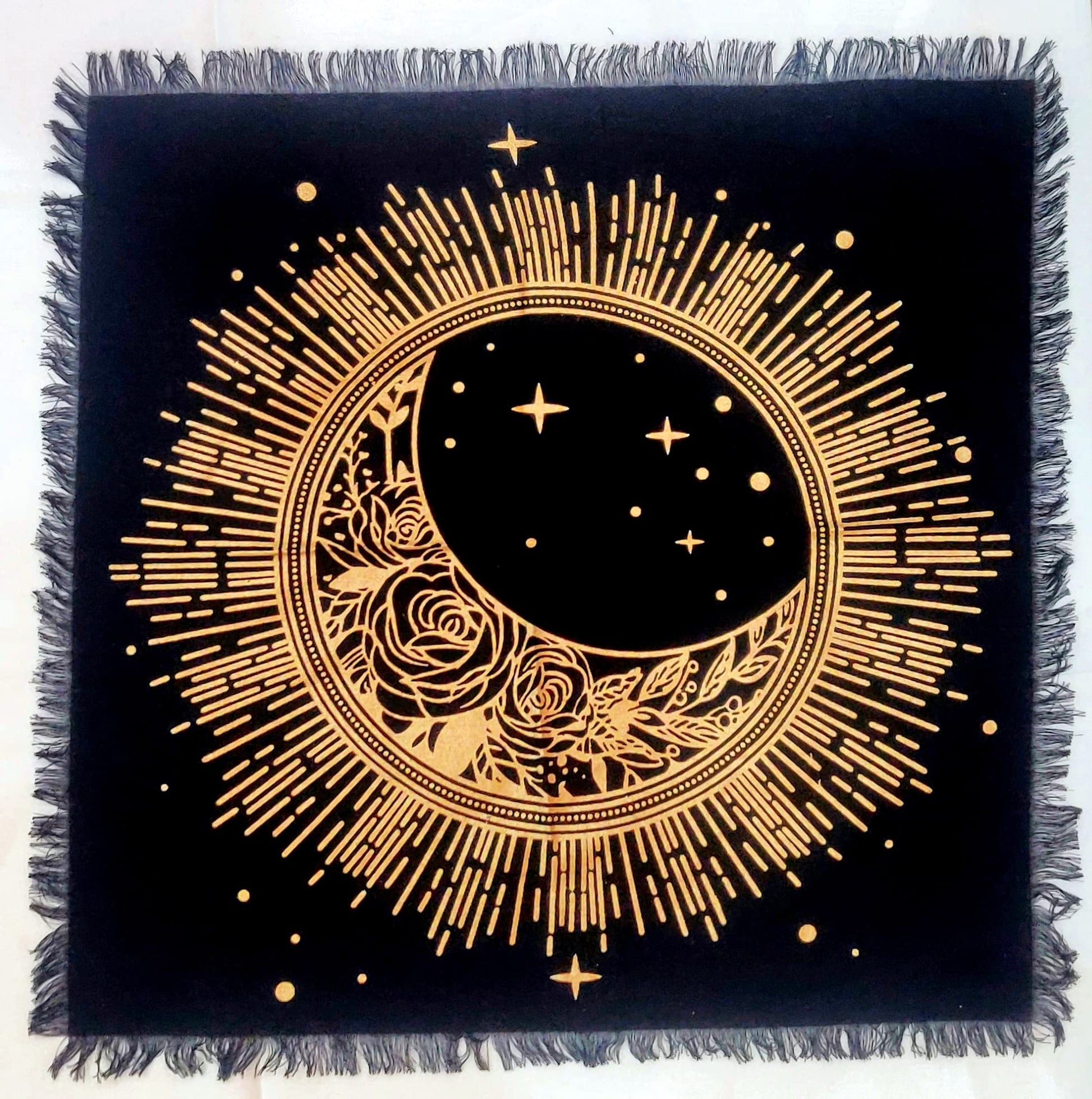 INDACORIFY Altar Tablecloth with Fringe Old Tarot Witchcraft Spread Tablecloth Meditation Spiritual Holy Cloth 18 x 18 Inches (Golden Snake)
