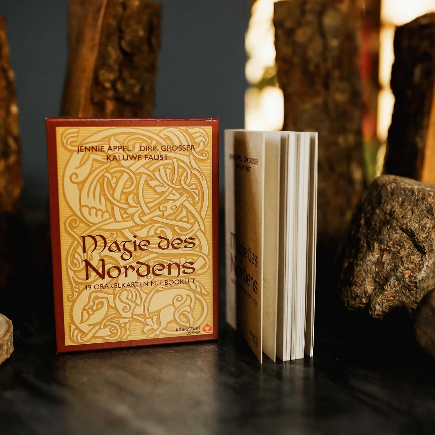 Magie des Nordens - Tauche in die Ursprünge der nordischen Spiritualität ein: 49 Orakelkarten und 160-seitiges Booklet