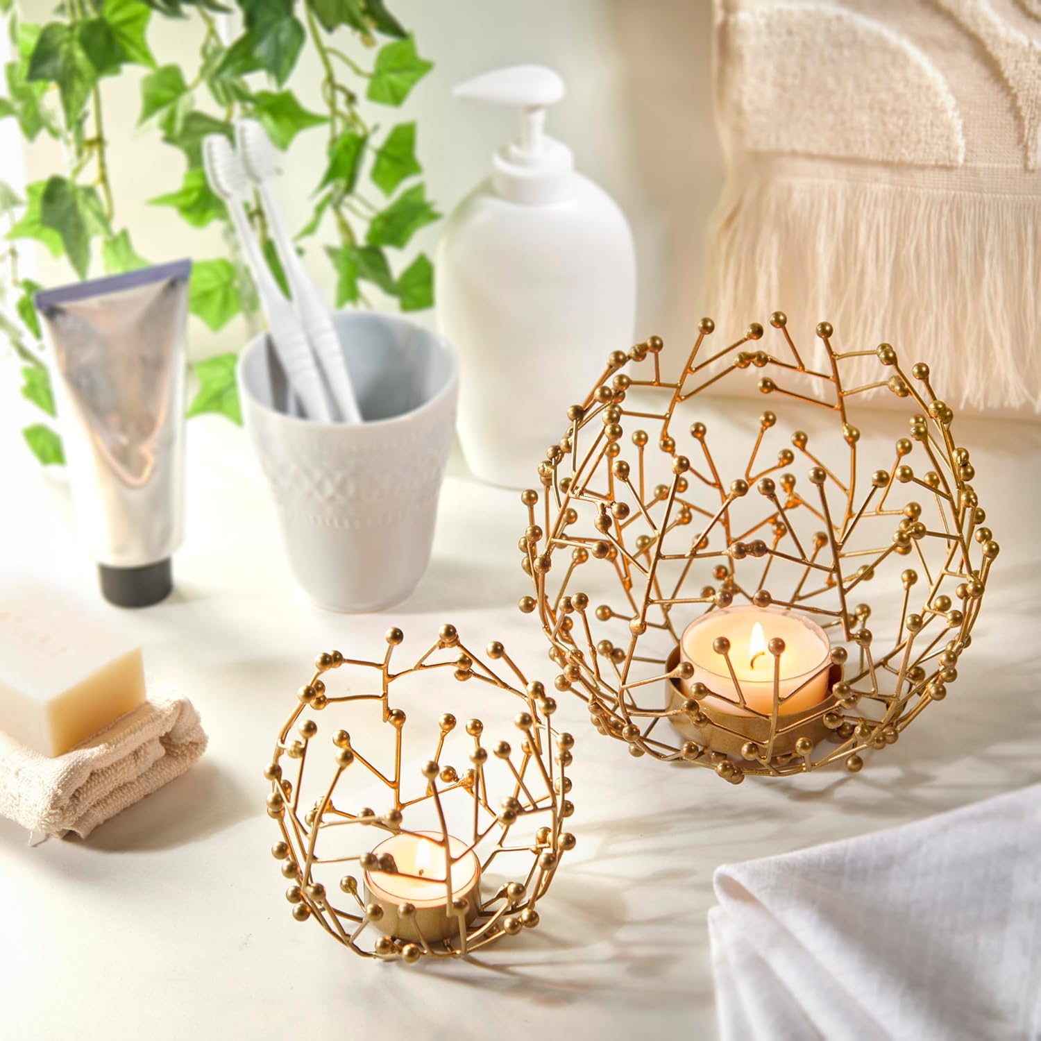 Teelichthalter Metall goldfarben 2er Set - 9,5 und 14 cm hoch - ideale Tischdeko Wohnzimmer Deko modern - Deko Fensterbank - Dekoration Wohnung modern - Kerzen Deko Set