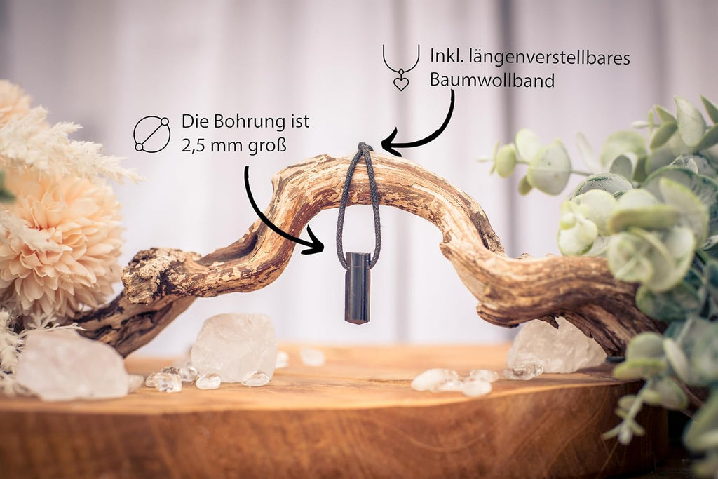 Lebensquelle Plus Schwarzer Turmalin/Schörl Rohstein Anhänger | Hochwertiger Edelsteinanhänger + Baumwollband | Natürlich gewachsener Kristall