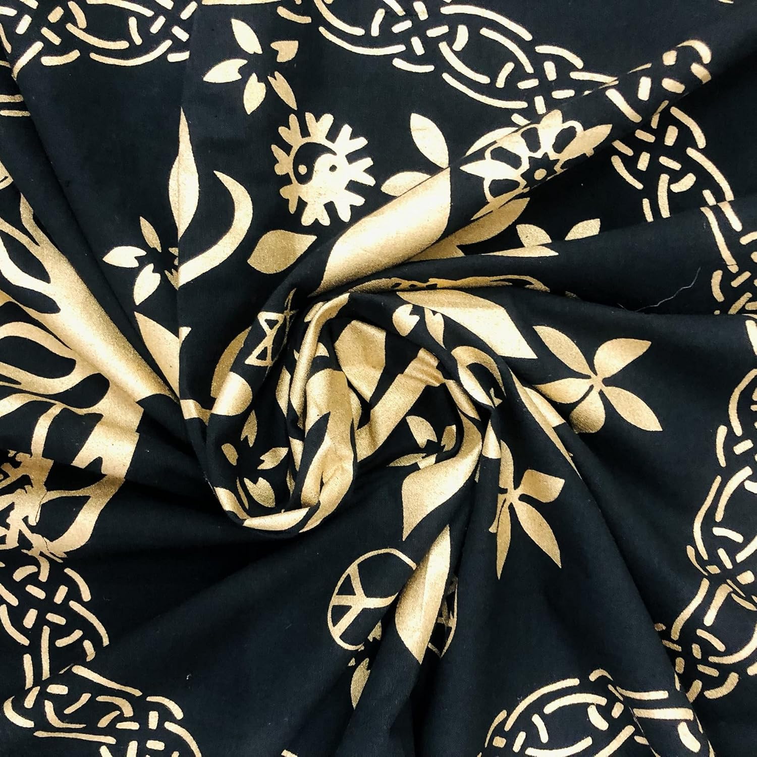 THE ART BOX Altar Cloth Tarot Cards Napkins Witchcraft Accessories Black Gold Tablecloth Square Spiritual Heavenly Cloth with Fringes, Tree of Life, 18 x 18 Inches