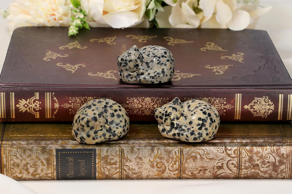 QINJIEJIE Dalmatian Jasper Cat Crystals Figurine Sleeping Cat Figure Statue Gemstones Sculpture Lucky Kitten Cute Decoration Men Women