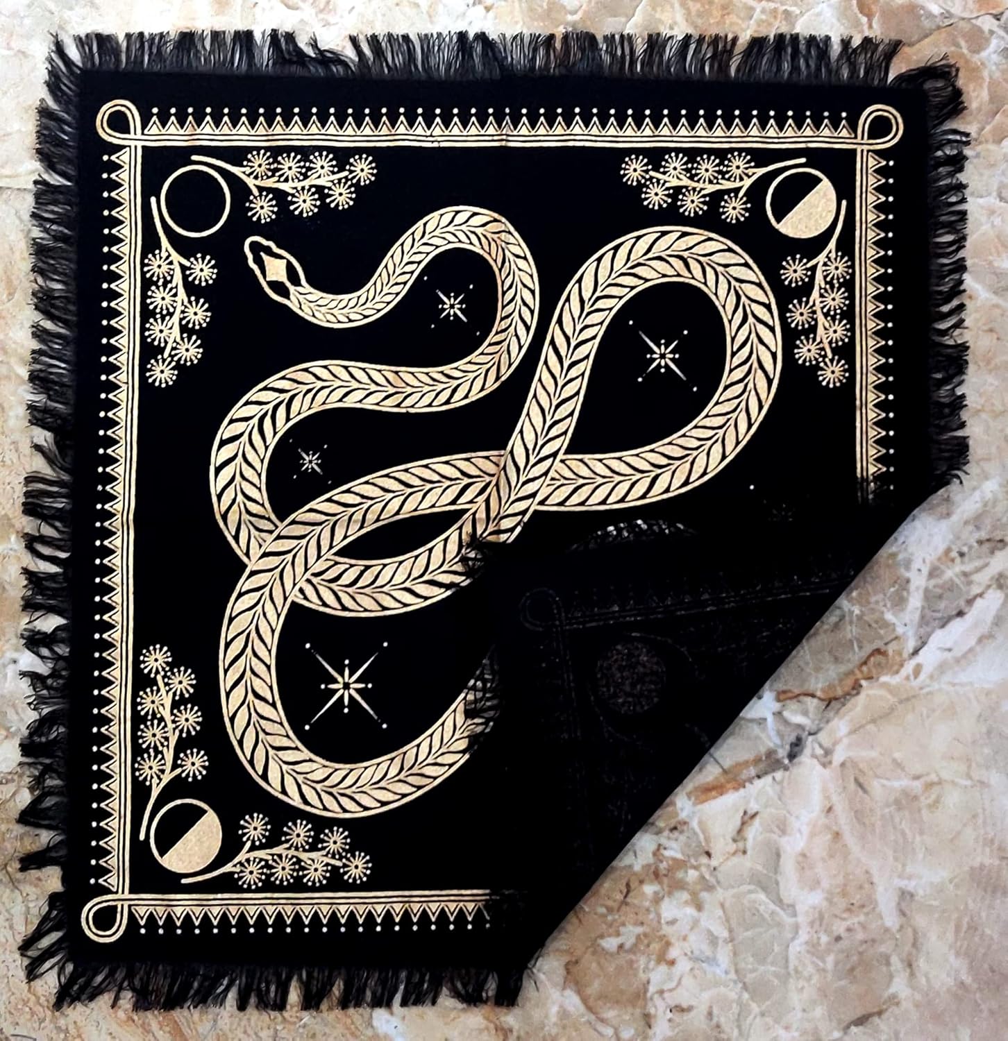 INDACORIFY Altar Tablecloth with Fringe Old Tarot Witchcraft Spread Tablecloth Meditation Spiritual Holy Cloth 18 x 18 Inches (Golden Snake)
