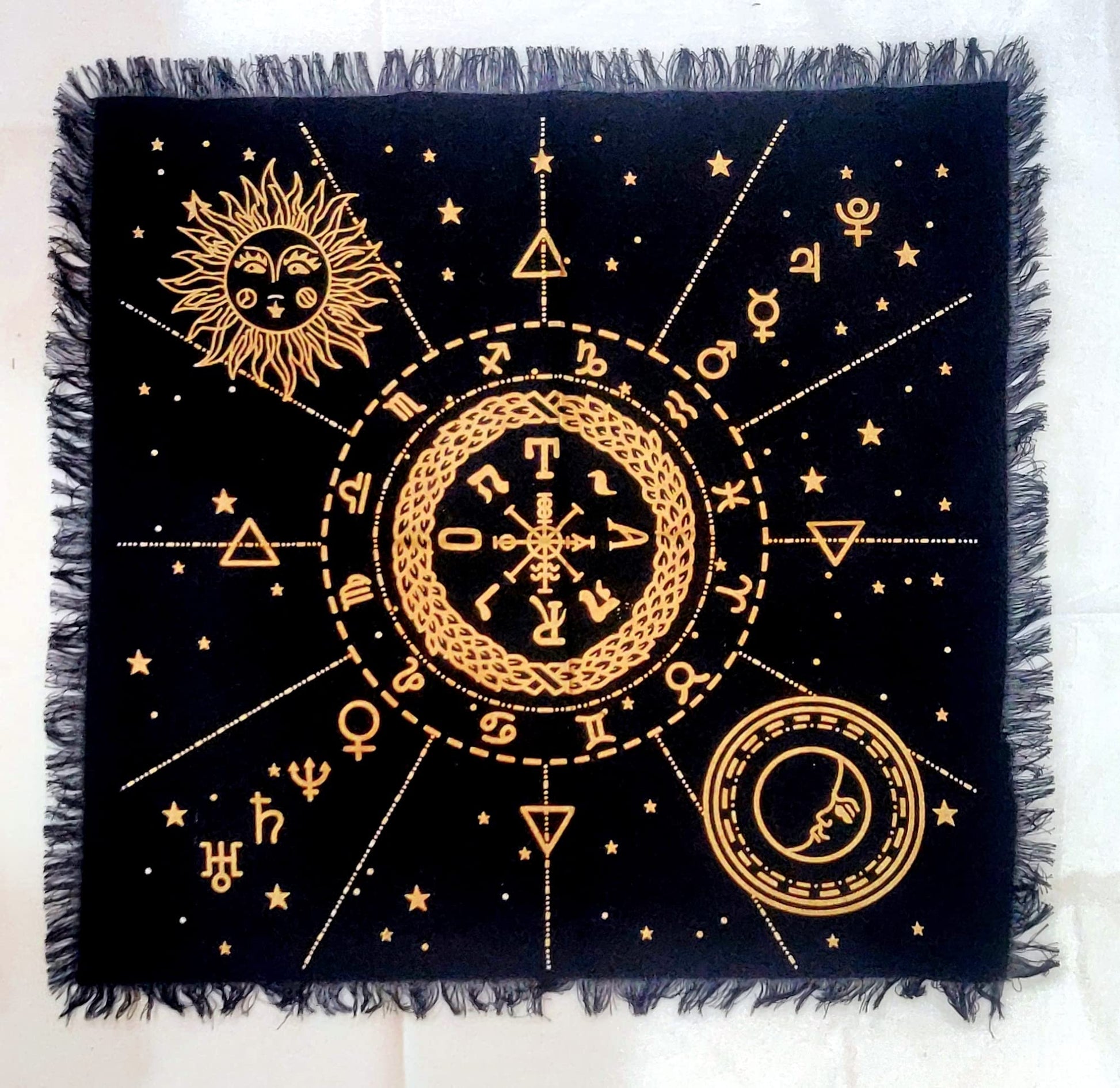 INDACORIFY Altar Tablecloth with Fringe Old Tarot Witchcraft Spread Tablecloth Meditation Spiritual Holy Cloth 18 x 18 Inches (Golden Snake)