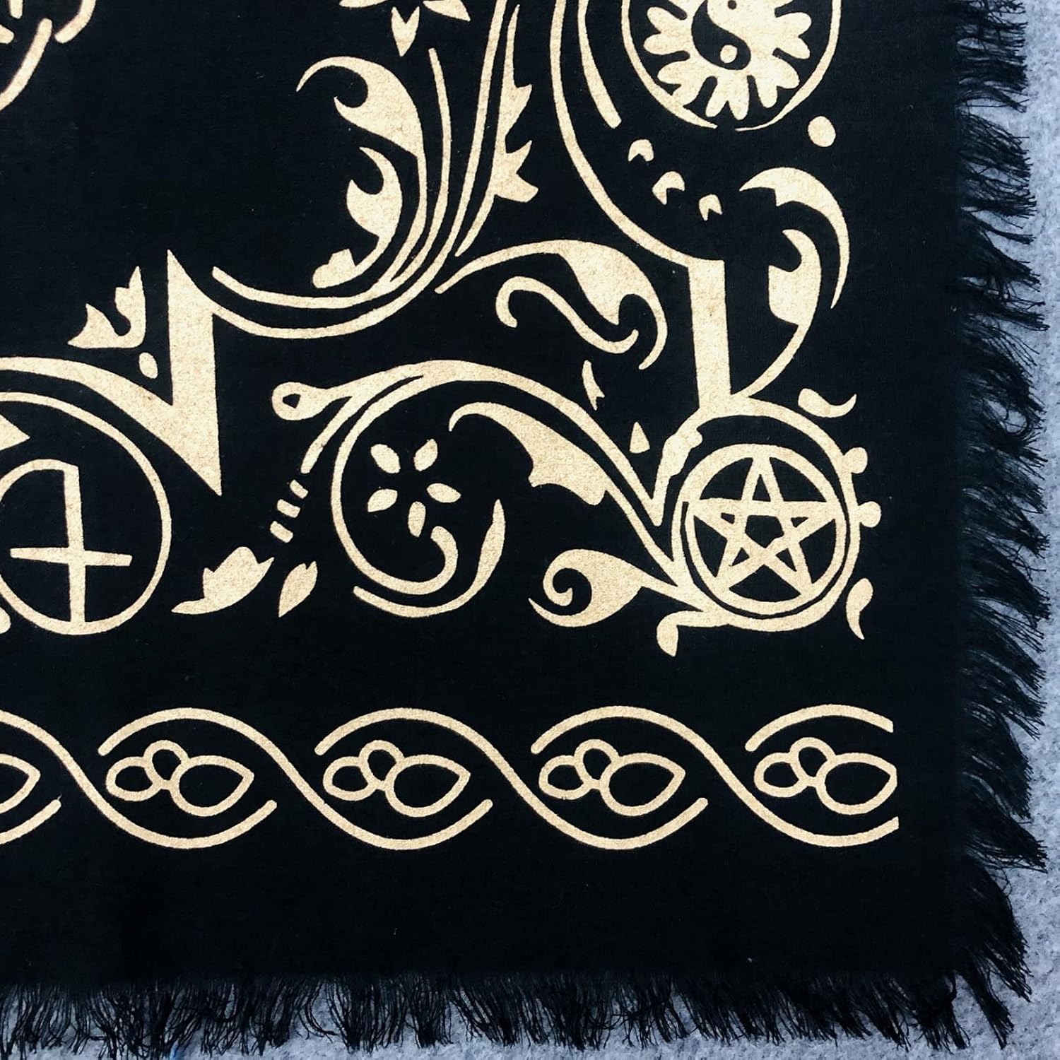 THE ART BOX Altar Cloth Tarot Cards Napkins Witchcraft Accessories Black Gold Tablecloth Square Spiritual Heavenly Cloth with Fringes, Tree of Life, 18 x 18 Inches