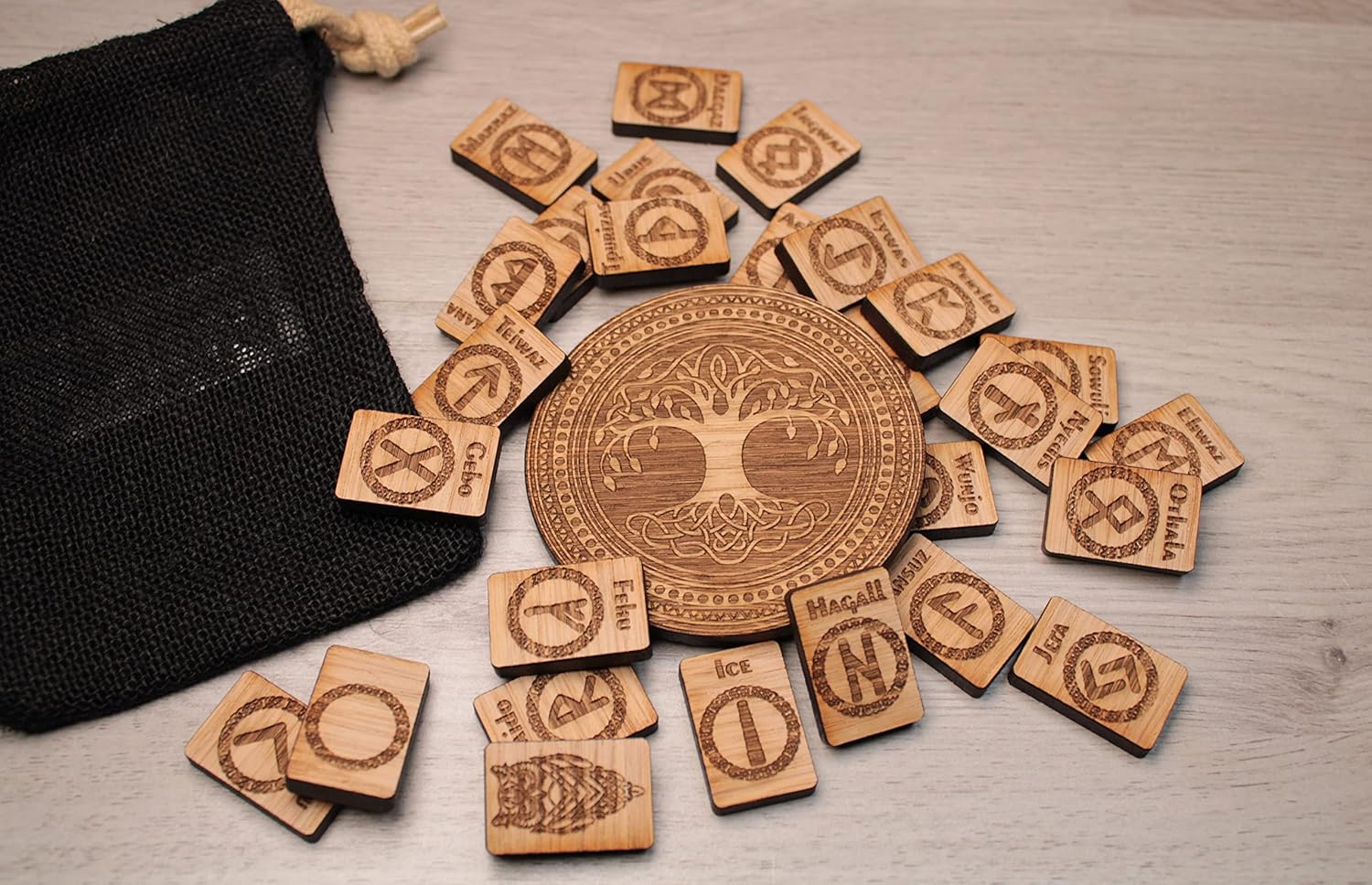 28 Runensteine mit Lebensbaum Runen aus Holz Runenset Eiche