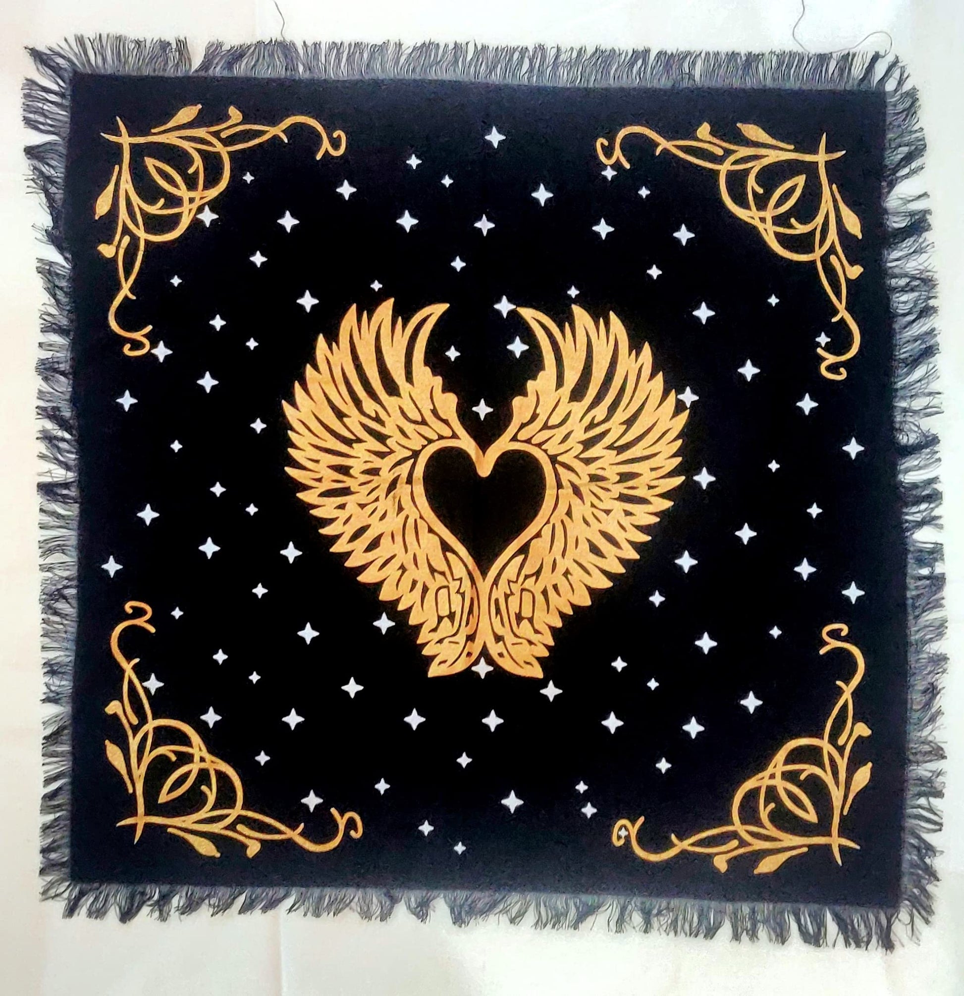 INDACORIFY Altar Tablecloth with Fringe Old Tarot Witchcraft Spread Tablecloth Meditation Spiritual Holy Cloth 18 x 18 Inches (Golden Snake)