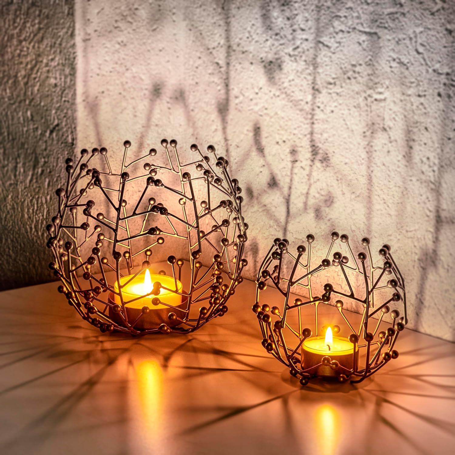 Teelichthalter Metall goldfarben 2er Set - 9,5 und 14 cm hoch - ideale Tischdeko Wohnzimmer Deko modern - Deko Fensterbank - Dekoration Wohnung modern - Kerzen Deko Set