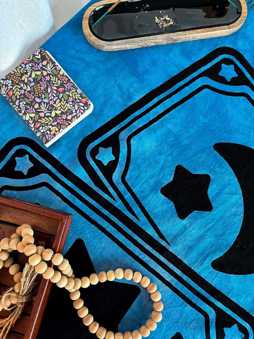 THE ART BOX Altar-Tischdecke, Tarot-Matte, Hexerei-Zubehör – 91,4 x 91,4 cm, quadratisches Alter, Wicca, spirituelles, himmlisches Alter, heidnisches Tuch mit Fransen (Stern-Mond-Karten, Blau)