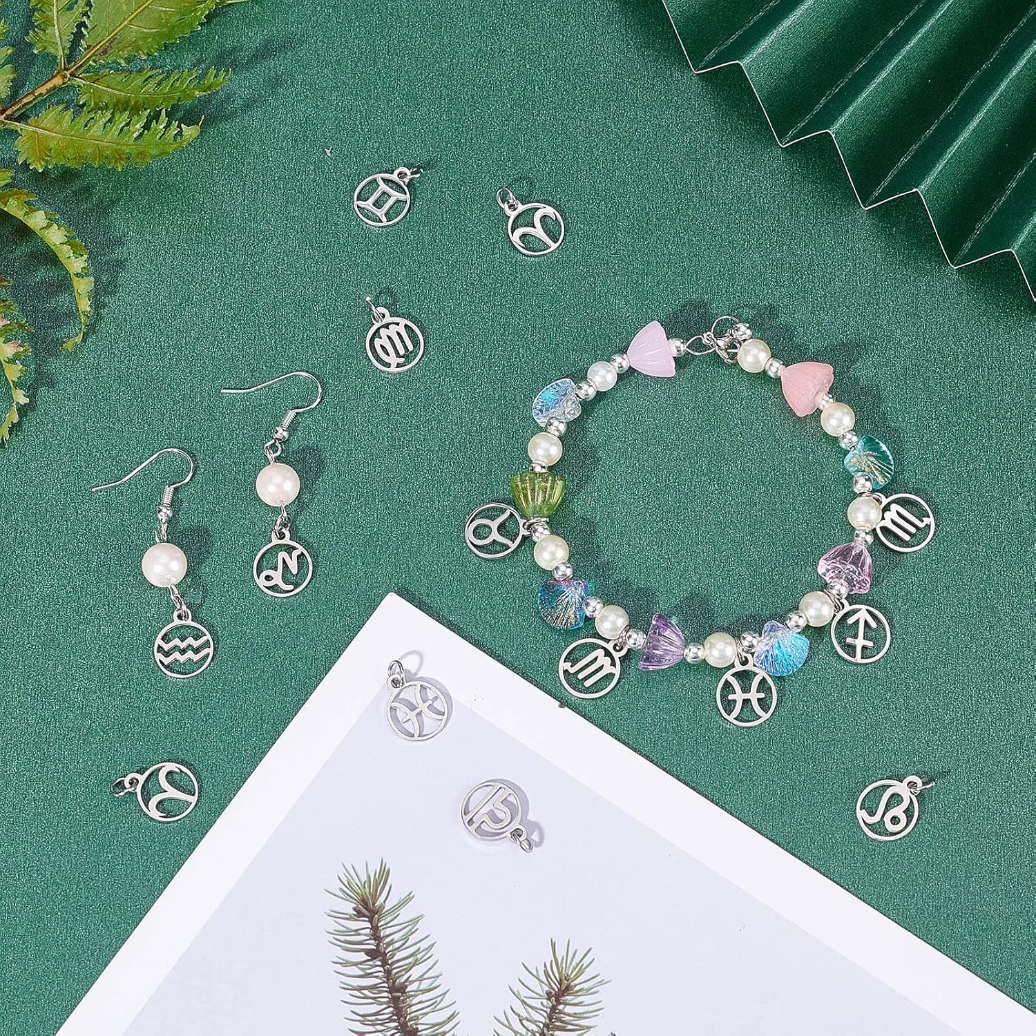 UNICRAFTALE Charm 12 Sternbildern Edelstahl Sternzeichen Anhänger Flach Und Rund Charms Sternbild Anhänger Für Die Herstellung von DIY Schmuck