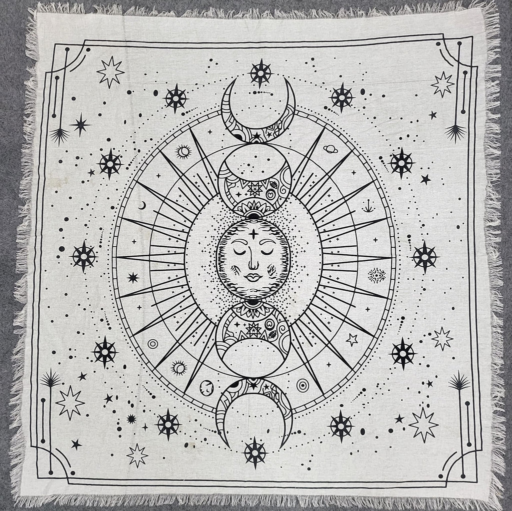 THE ART BOX Altartuch Tarotkarten Tischservietten Hexereizubehör Schwarzgold Tischdecke Quadratisch Alter Pagan Spirituelles Himmlisches Decktuch mit Fransen, Natraj-Gold, 60x60 cm